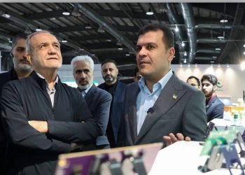 بازدید رئیس جمهور از نمایشگاه فناوری نانو و ایران کانماین