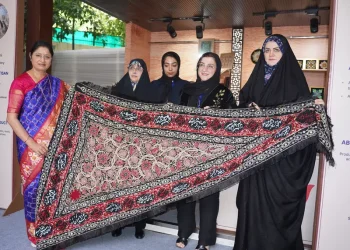 حضور بانوان ایرانی در نمایشگاه صنایع دستی کشورهای عضو بریکس در دهلی